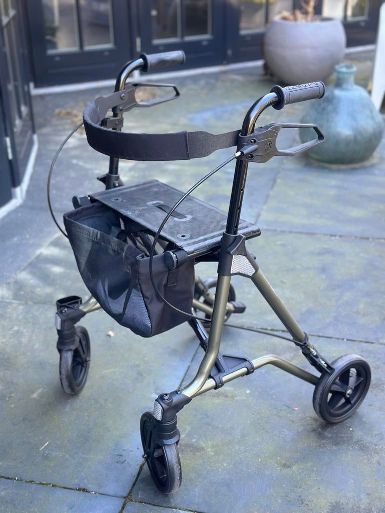 Gloednieuwe rollator, Diversen, Ophalen, Opvouwbaar, Nieuw