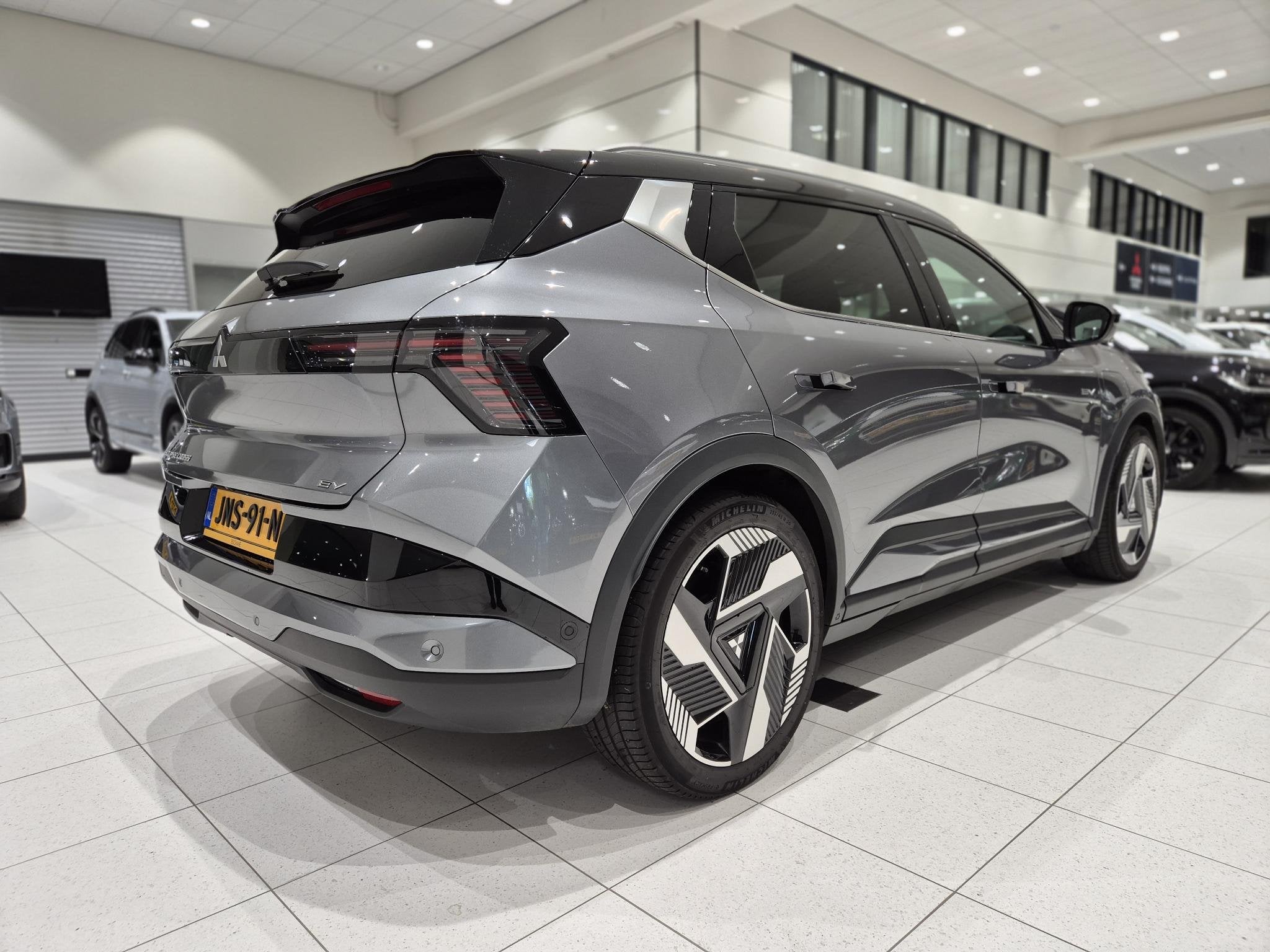 Mitsubishi Eclipse Cross Instyle 87 kWh | Warmtepomp | Harma, Auto's, Verwarmde buitenspiegels, 1801 kg, SUV of Terreinwagen, Zilver of Grijs