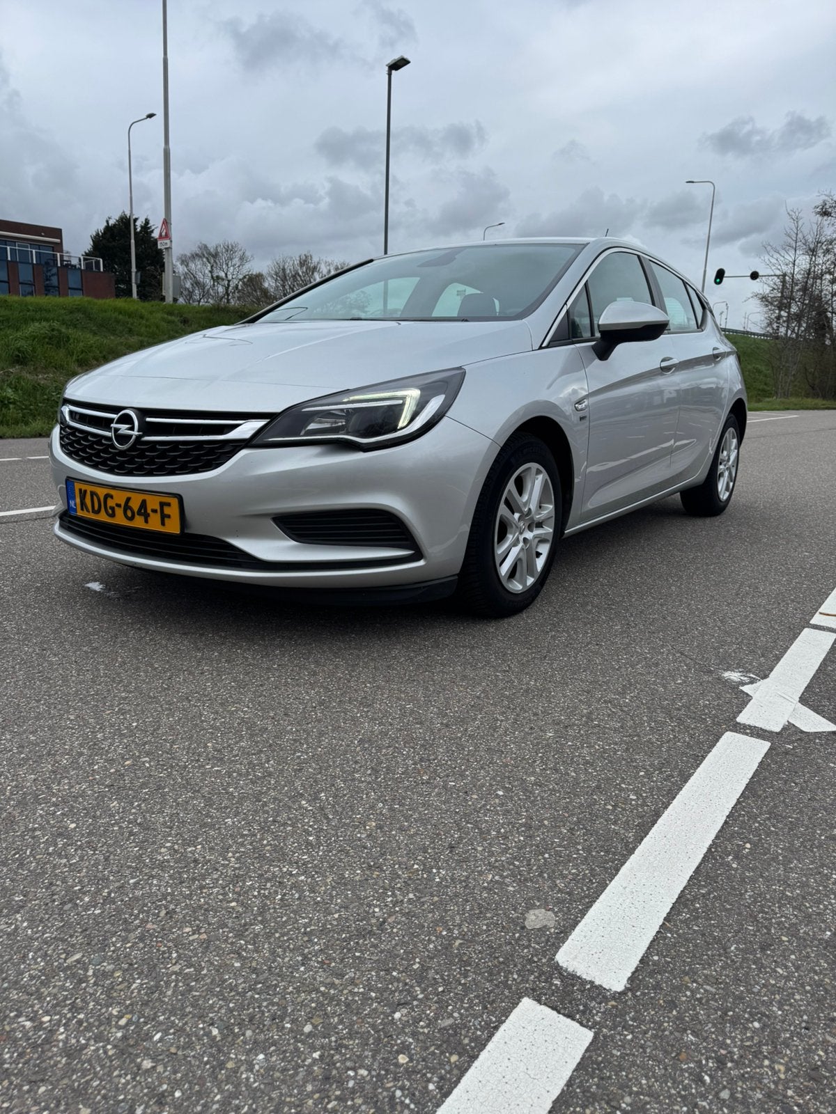 Opel Astra 1.6 Cdti 81KW 5D 2019 Grijs, Auto's, Voorwielaandrijving, Euro 6, 4 cilinders, 1264 kg