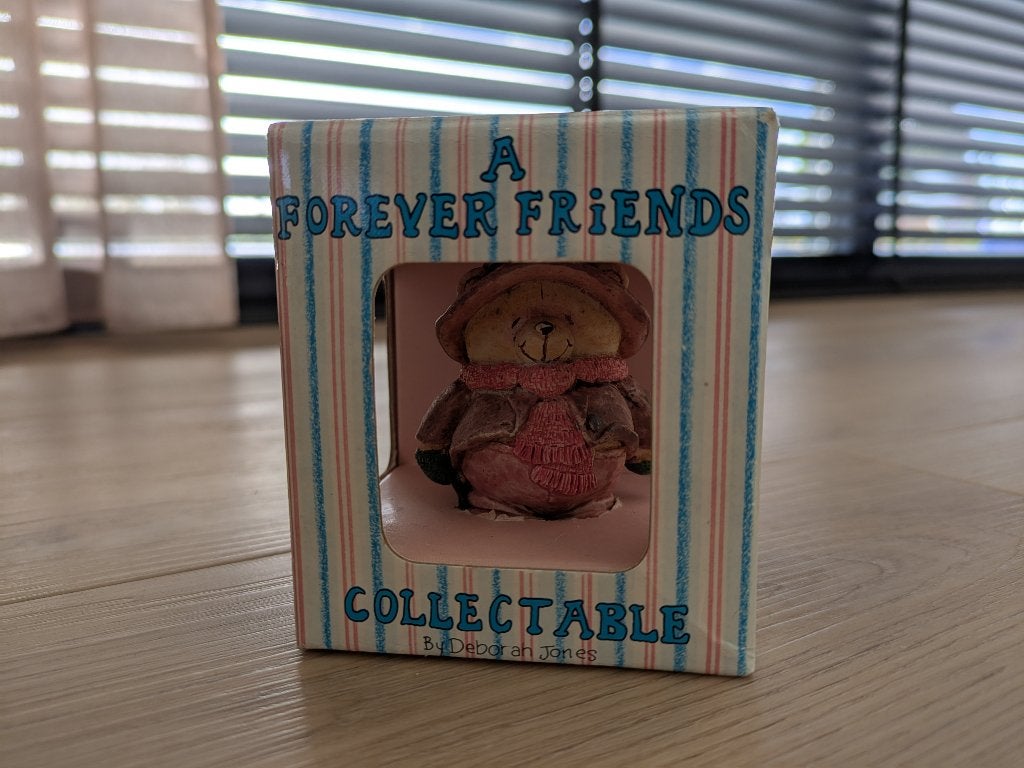 Forever Friends beeldje (beer met sjaal + handschoenen), Verzamelen, Ophalen of Verzenden, Nieuw, Overige typen