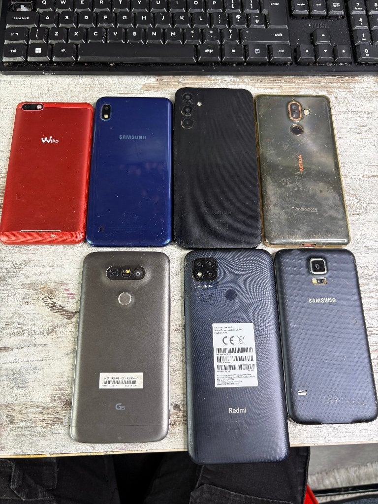 Partij 7 Smartphones – Samsung A14, A10, S5, Telecommunicatie, Mobiele telefoons | Samsung, Gebruikt, Zwart, 32 GB, Ophalen of Verzenden