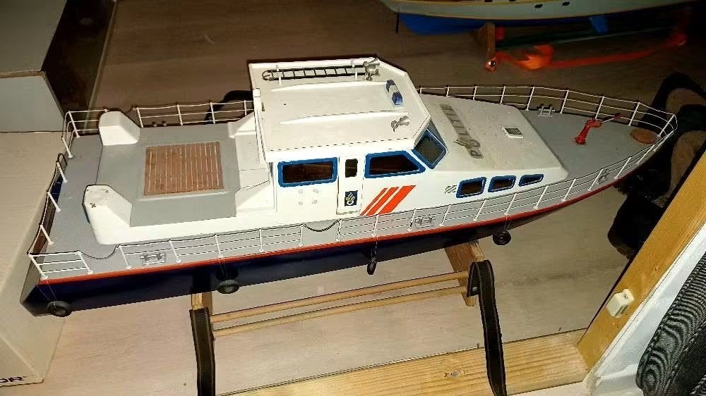 RC Politieboot met afstandsbediening en onderdelen, Ophalen, Gebruikt