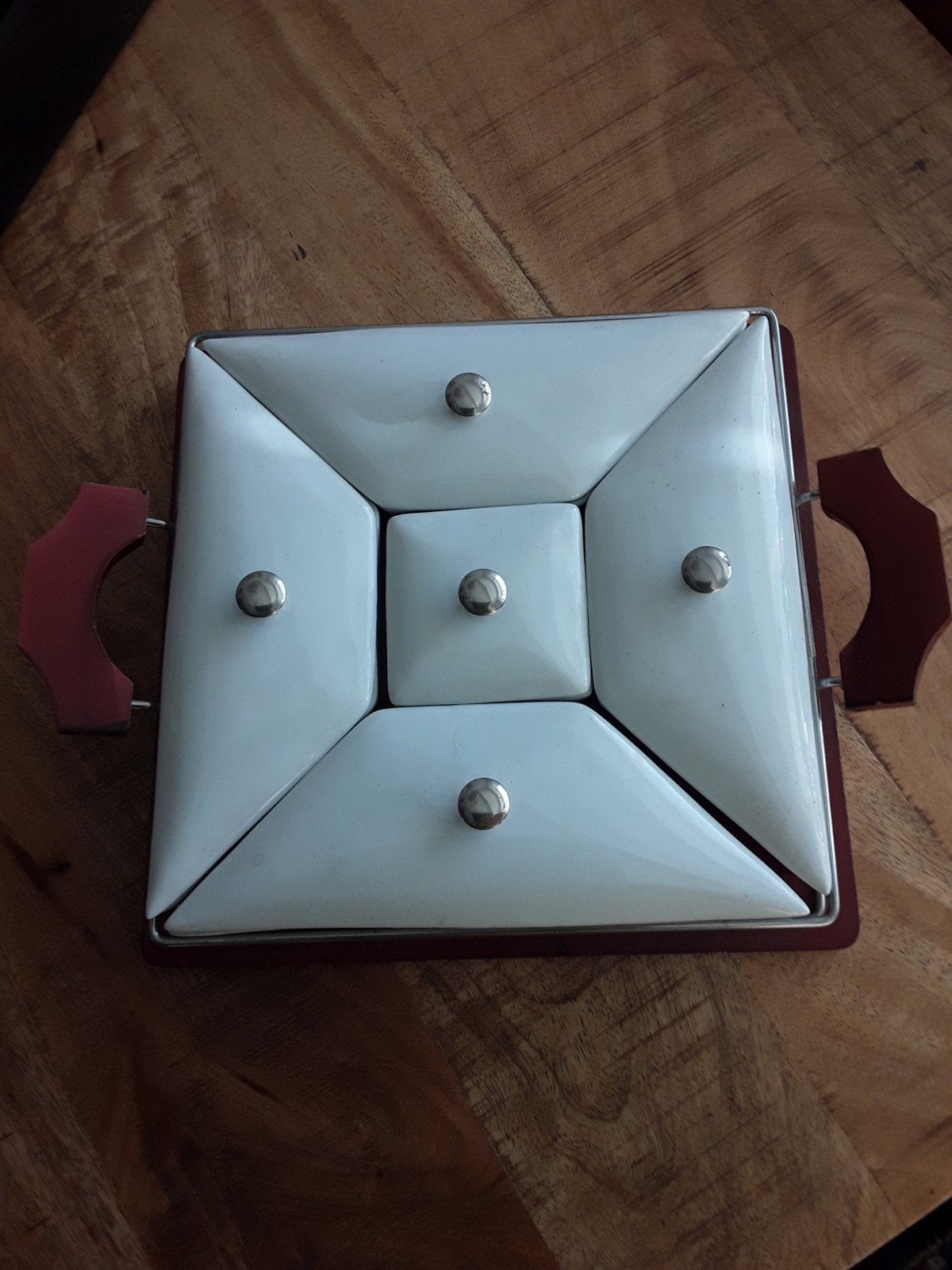 Sausbakjes of noten bakjes, Ophalen