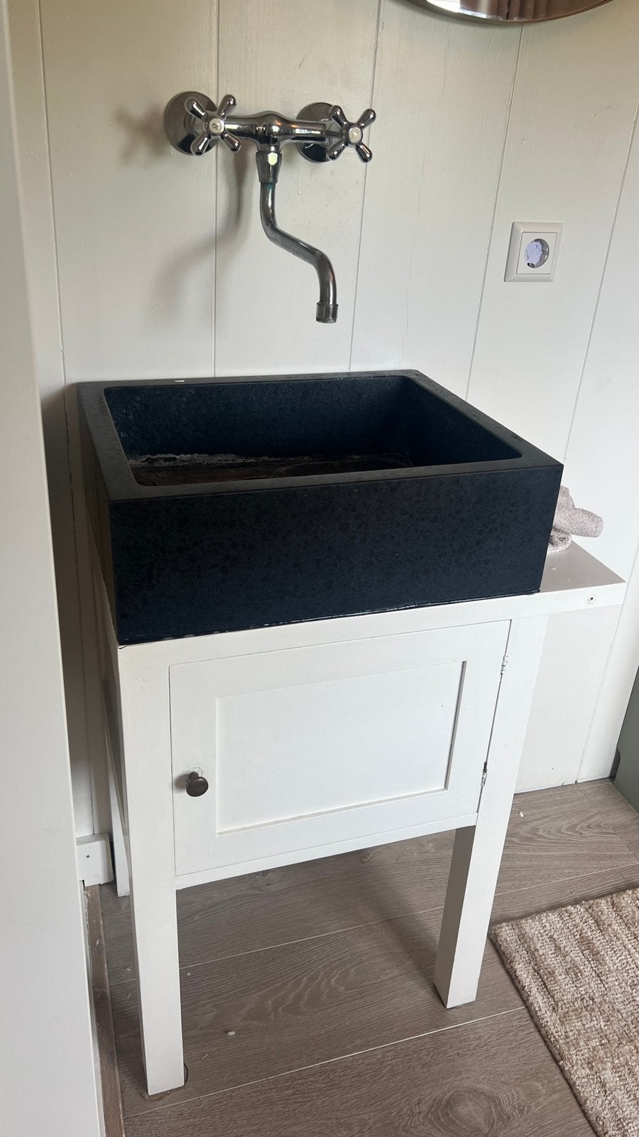 Wastafel met kastje en zware zwarte stenen wasbak, Ophalen, Gebruikt, Steen, Wastafel