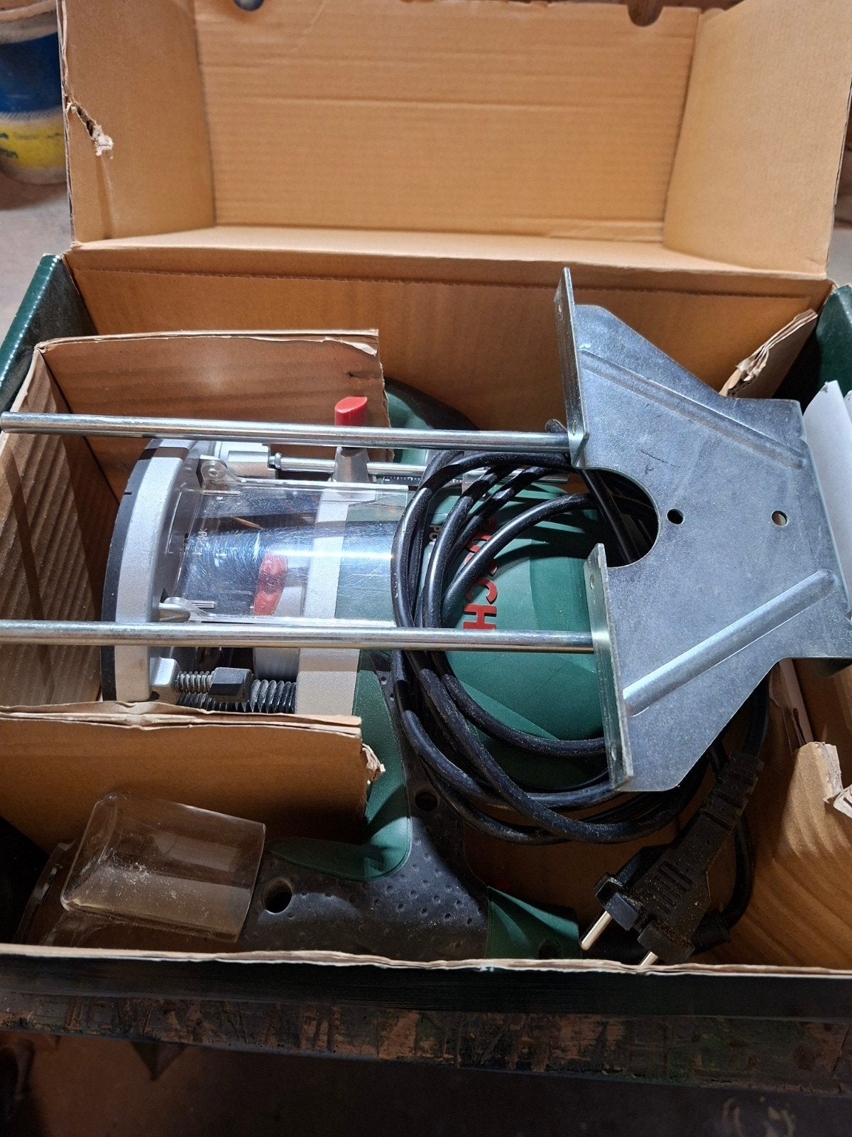 Bosch bovenfrees incl freesjes, Doe-het-zelf en Verbouw, Gereedschap | Slijpmachines, Ophalen, Minder dan 700 watt, Haakse handslijpmachine