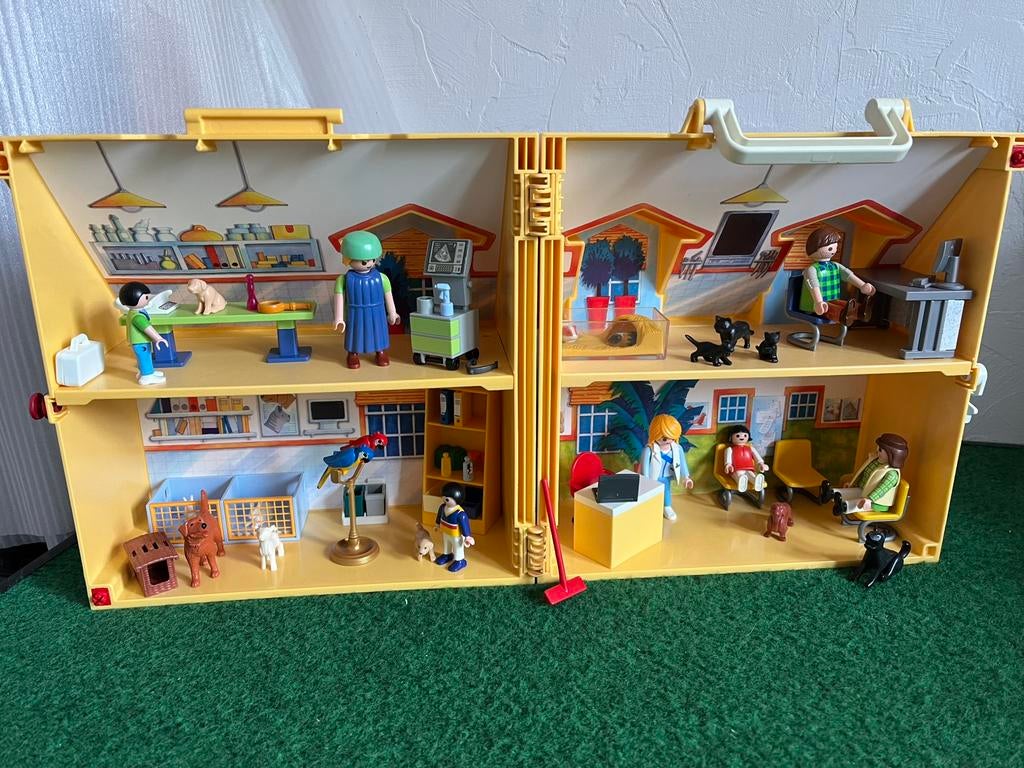 Playmobil meeneem dierenkliniek 4374, Ophalen of Verzenden, Zo goed als nieuw, Poppenhuis