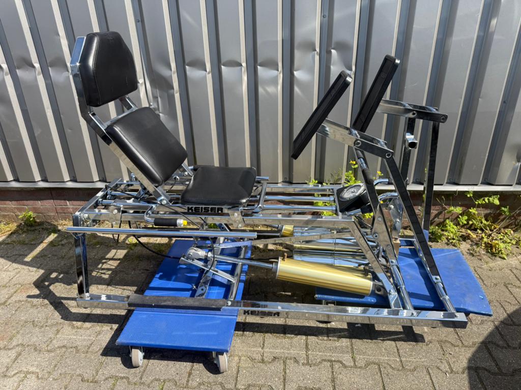Keiser legpress, Ophalen, Zo goed als nieuw, Benen, Krachtstation