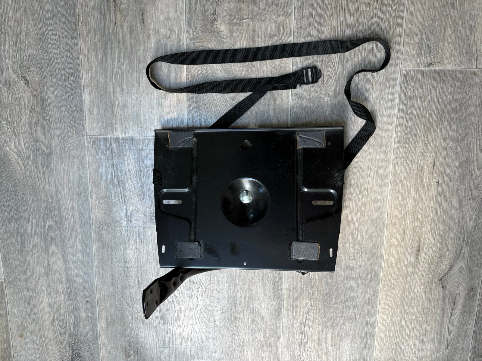 Vogel’s TV/monitor muurbeugel met draaibare arm – zwart, Ophalen, Gebruikt