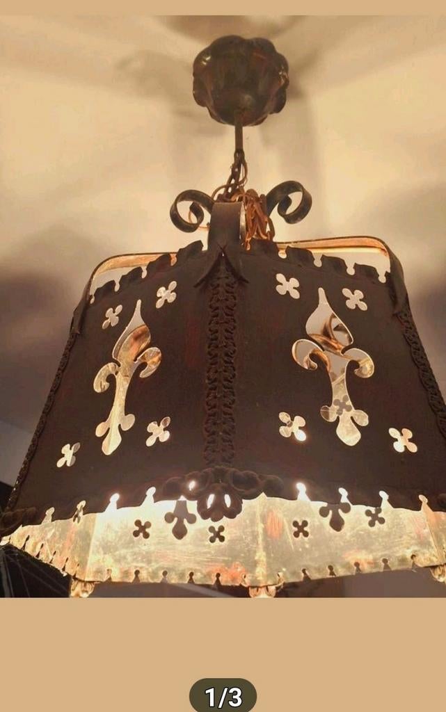 Antieke franse smeedijzeren kasteellamp fleur de lis, Ophalen of Verzenden