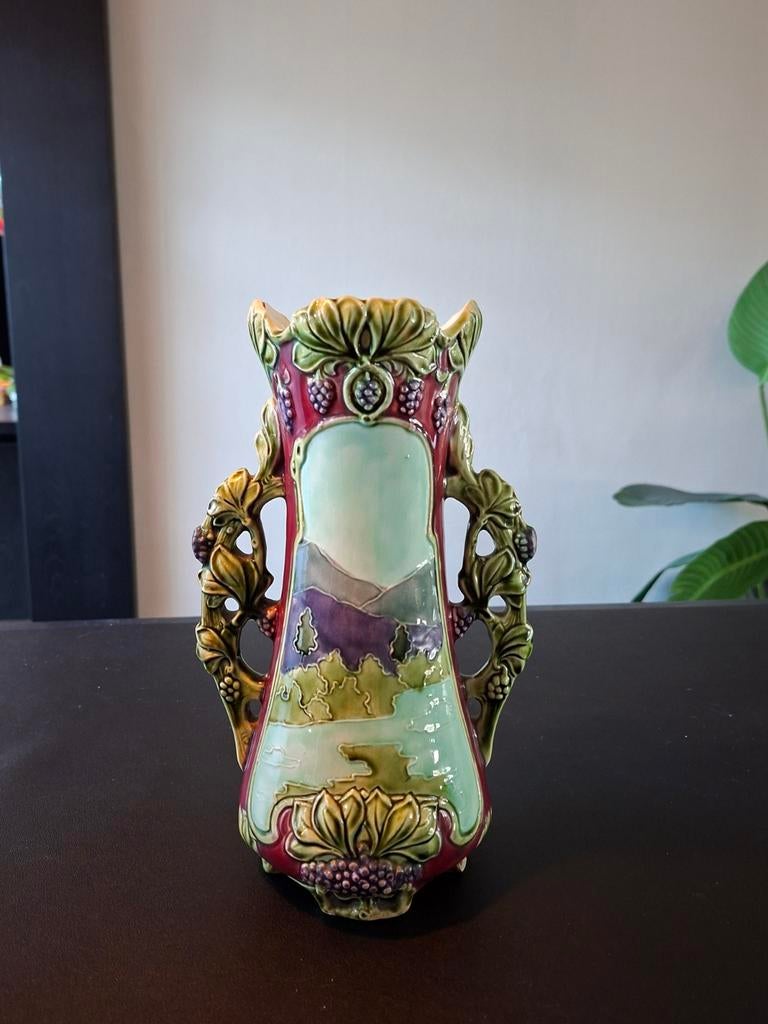 Art Nouveau Barbotine Majolica Vazen met Landschap, Ophalen
