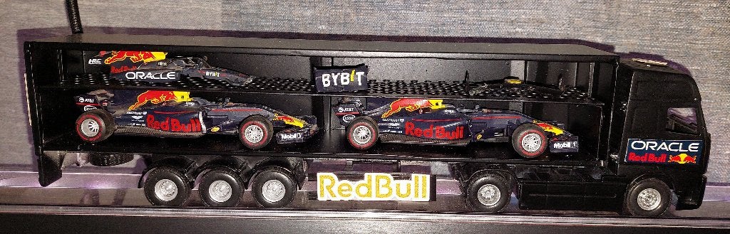 Formule 1 Truck van Red Bull Max verstappen, Ophalen of Verzenden, Zo goed als nieuw, Formule 1