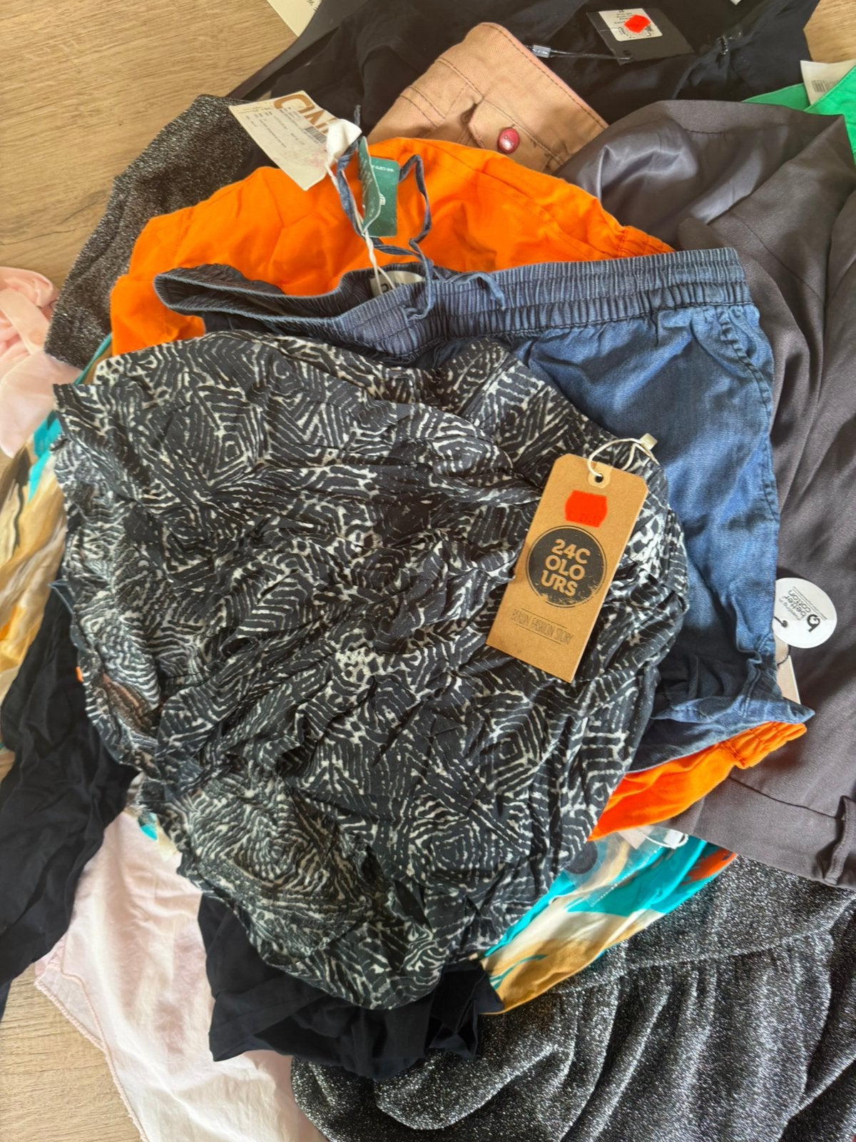 Partij kleding circa 300 items, Kleding | Dames, Ophalen of Verzenden, Nieuw, Maat 38/40 (M)