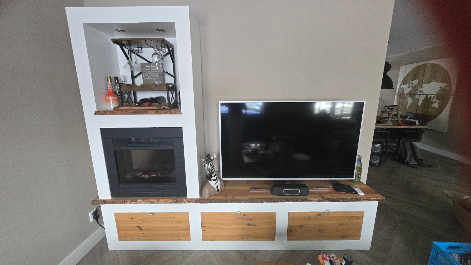 gratis ophalen: Uniek dressoir en TV-meubel met open haard e, Ophalen, 200 cm of meer, 150 tot 200 cm, 25 tot 50 cm