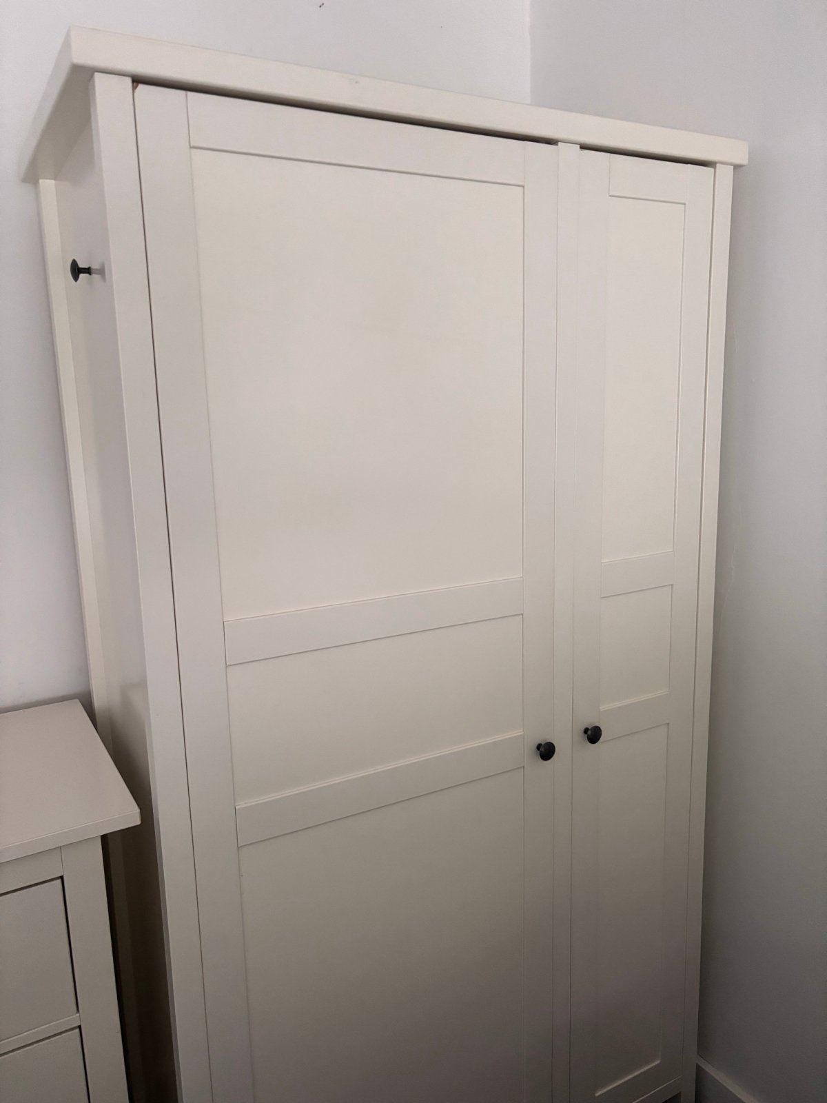Witte kledingkast met twee deuren, Ophalen, Gebruikt, 100 tot 150 cm, 150 tot 200 cm