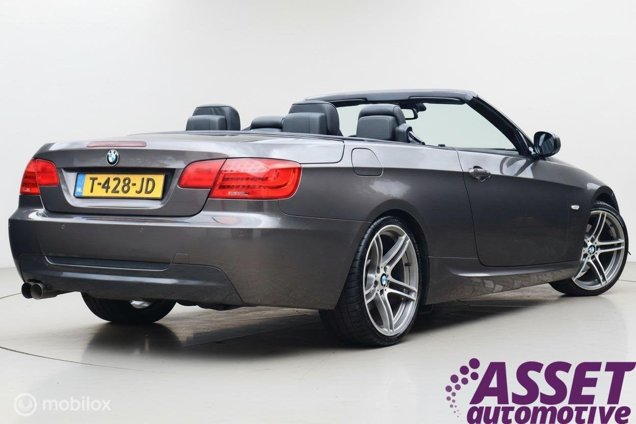 BMW 325i aut Cabrio LCI | M-Sport | memory | historie, Auto's, Achterwielaandrijving, Gebruikt, Zwart, 4 stoelen