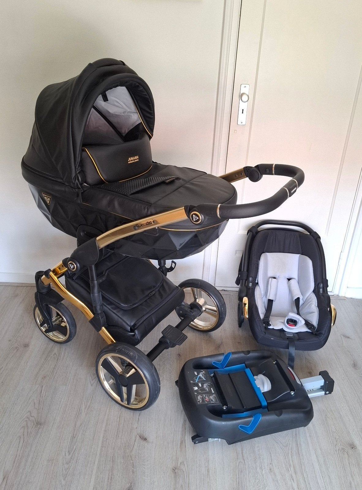 Junama fluo line black gold 2 in 1 kinderwagen, Ophalen, Zo goed als nieuw, Overige merken