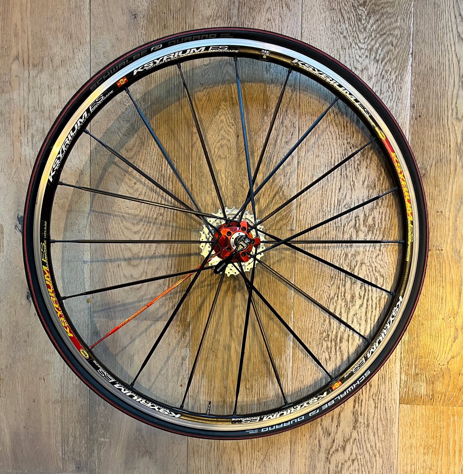 Set Mavic Ksyrium ES (Dixième Anniversaire) wielen + tassen, Zo goed als nieuw, Tijdrit-/triatlonfiets, Aluminium, Ophalen
