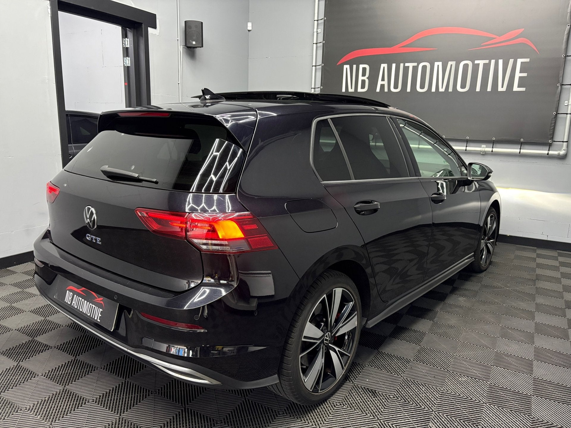 Foto 2 van Volkswagen Golf 1.4 eHybrid GTE PANO