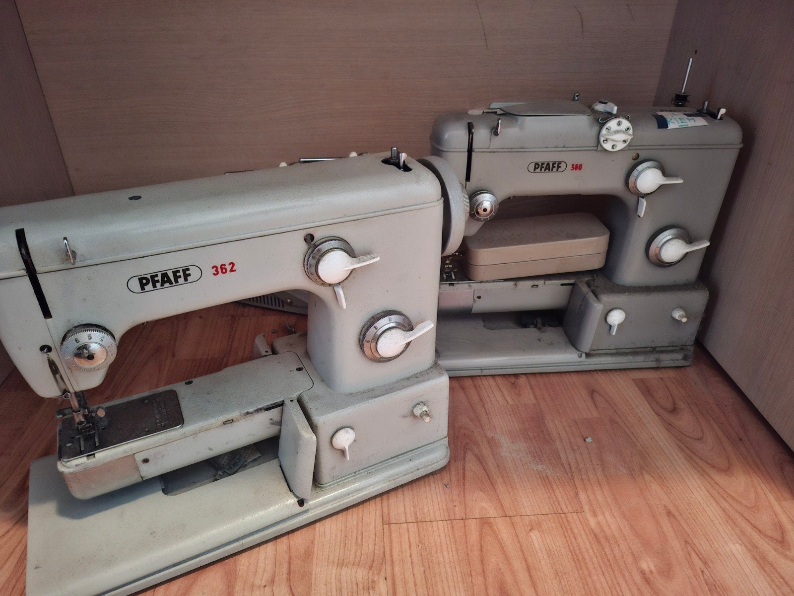 Pfaff naaimachines 3 stuks, Ophalen