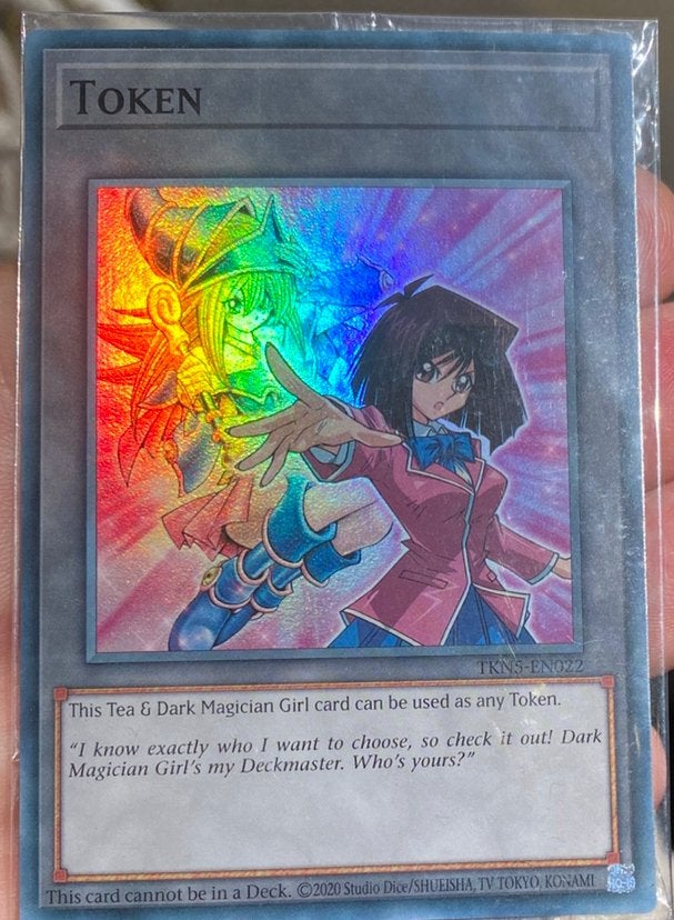 Yu-Gi-Oh! Dark Magician Girl & Tea Token Promo Sealed !, Hobby en Vrije tijd, Verzamelkaartspellen | Yu-gi-Oh!, Ophalen of Verzenden