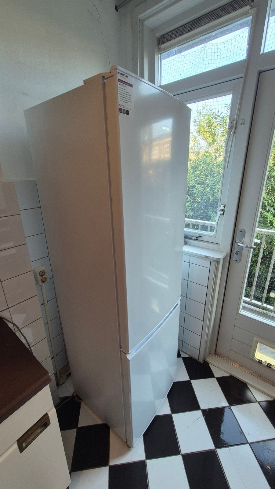 koelkast Inventum KV1800W Vrijstaande Koel-vriescombinatie A, 200 liter of meer, Met aparte vriezer, Zo goed als nieuw, Energieklasse A of zuiniger