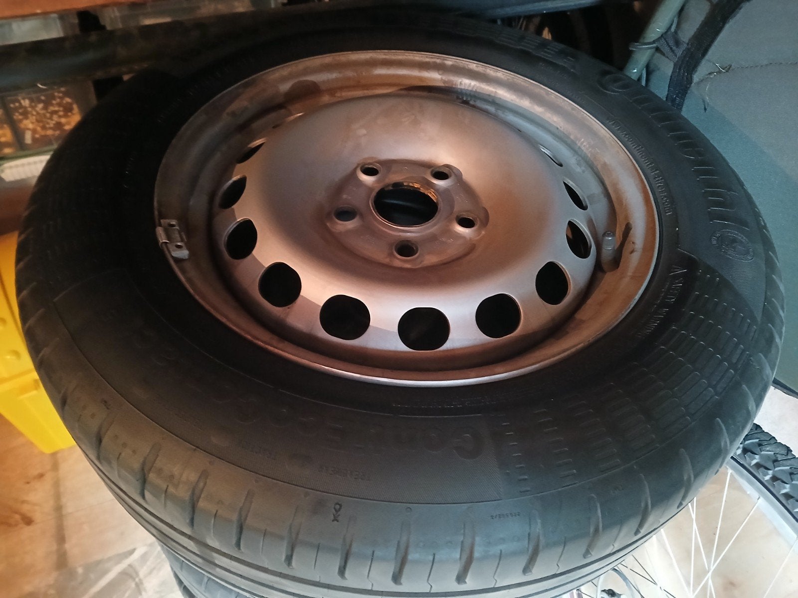 vw stalen velgen met banden voor vw caddy, Ophalen, Gebruikt