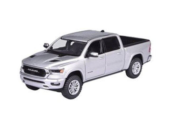 Motormax: 2019 Dodge Ram 1500 Laramie Crew Cab Zilver 1:27, Hobby en Vrije tijd, ., Nieuw, Ophalen of Verzenden, .