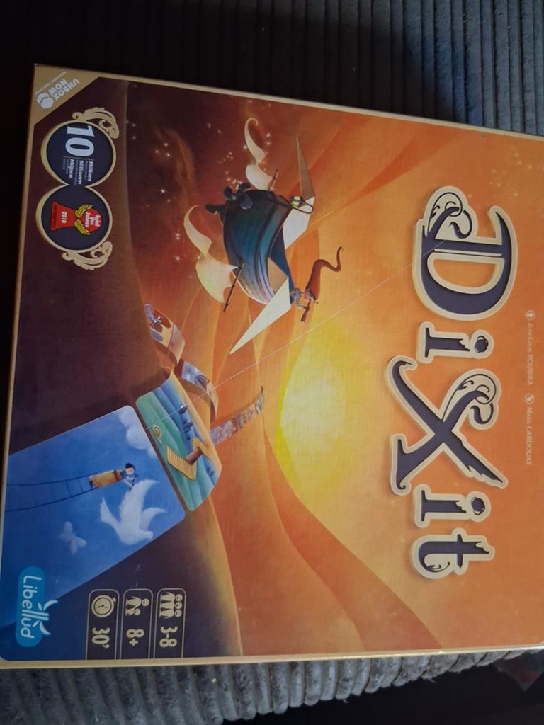 Dixit, Hobby en Vrije tijd, Gezelschapsspellen | Bordspellen, Ophalen of Verzenden, Zo goed als nieuw
