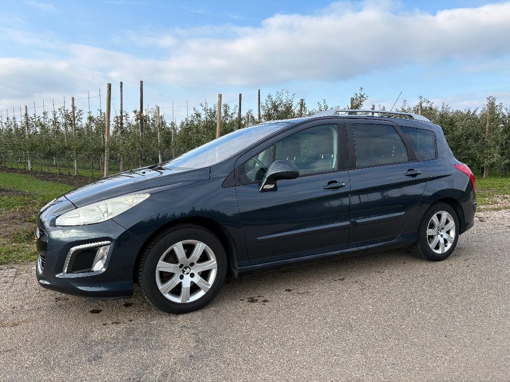 Peugeot 308 SW 1.6 VTI 16V 5-DRS AUT 2011 met trekhaak, Dealer onderhouden, Stof, Zwart, 4 cilinders