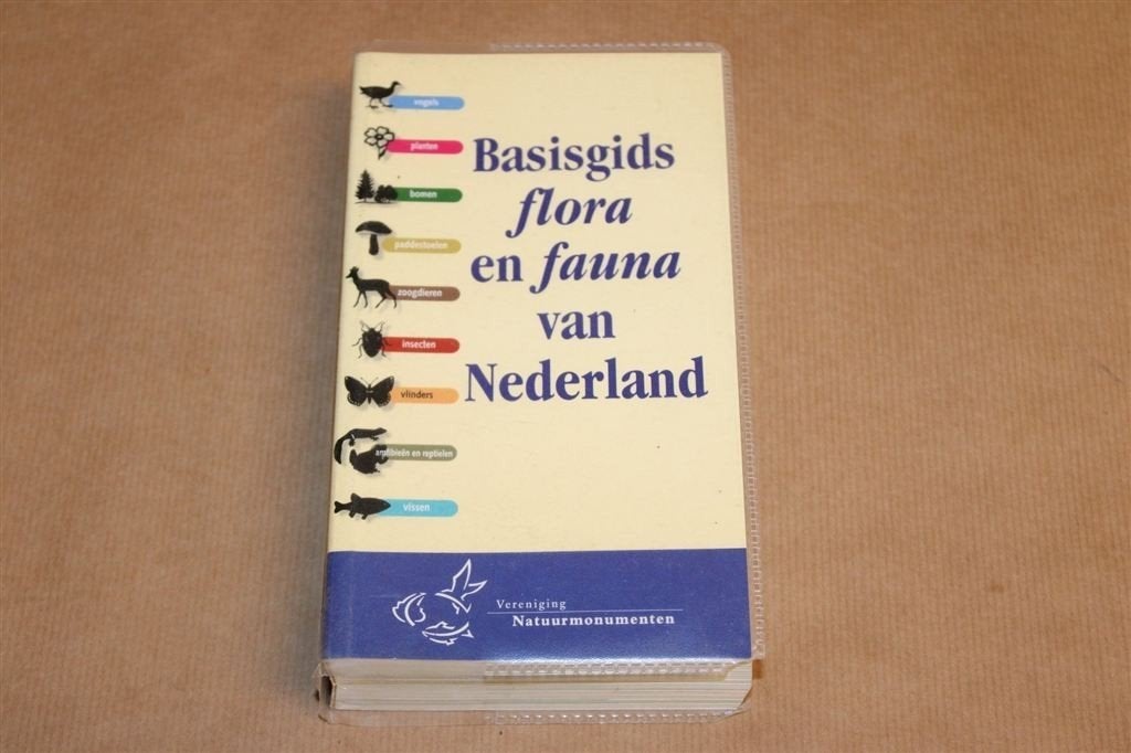 Basisgids Flora en Fauna in Nederland — 512 Blz Natuurgids, Boeken, Ophalen of Verzenden, Gelezen, Natuur algemeen