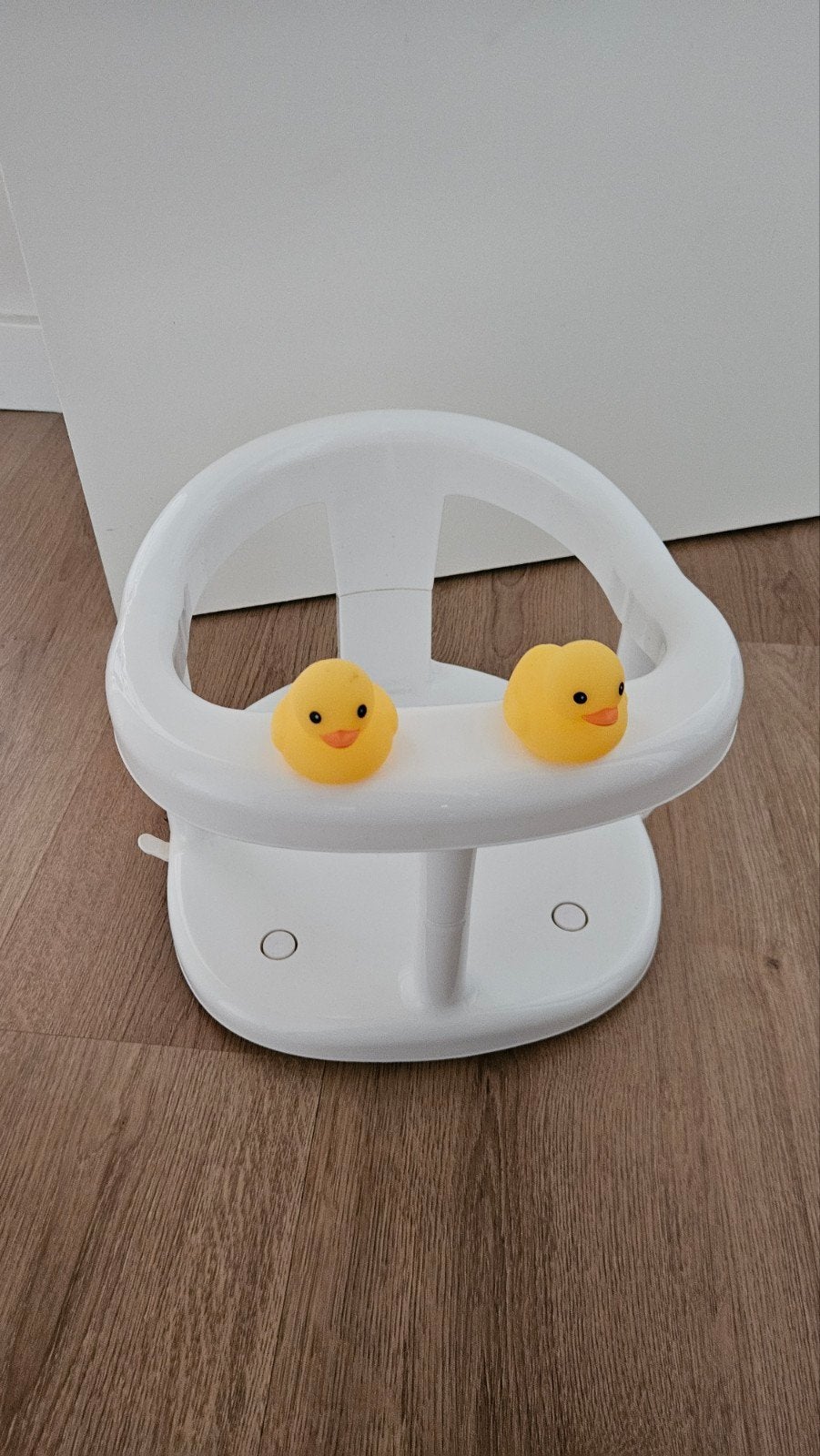 Baby badzitje met zuignappen en eendjes, Zo goed als nieuw, Badzitje of Badring, Standaard, Ophalen