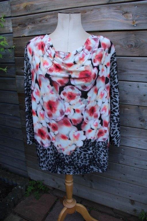 Tuniek zwart/ grijs/ rood Sommerman mt 52 Vaste prijs, Kleding | Dames, Grote Maten, Sommermann, Blouse of Tuniek, Ophalen of Verzenden