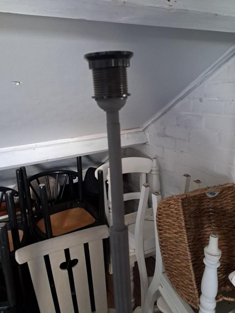 Brocante Stijl Staande Lampenvoet - Donkergrijs Mat, Huis en Inrichting, Ophalen, Gebruikt, Metaal, 150 tot 200 cm