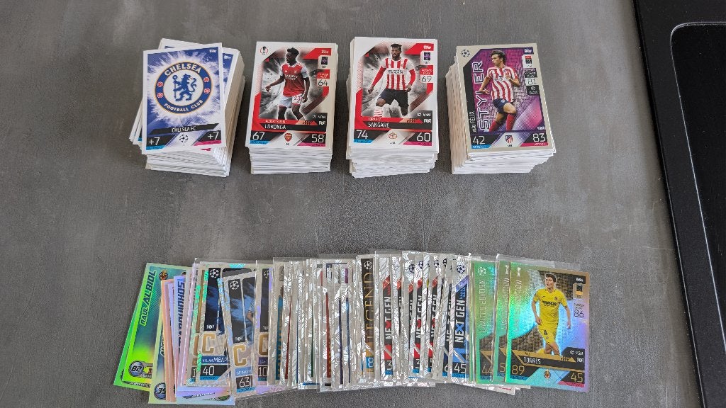 560 Topps Match Attax 2022/23 kaarten grote partij dubbelen, Hobby en Vrije tijd, Ophalen of Verzenden, Zo goed als nieuw, Meerdere plaatjes