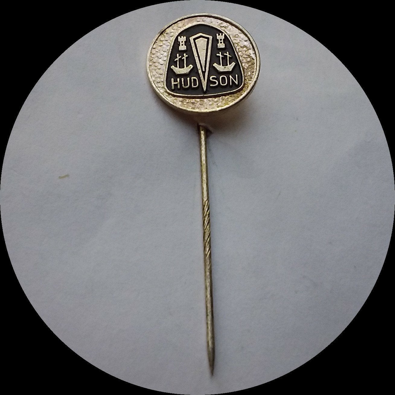 HUDSON Amerikaans auto speldje, Ophalen of Verzenden, Zo goed als nieuw, Transport, Speldje of Pin