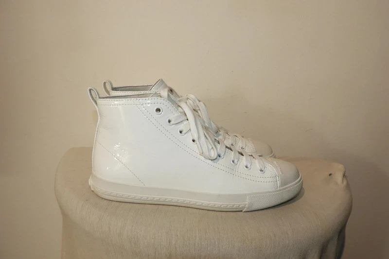 Miu Miu leren lak sneakers wit merk neus Als nieuw 38.5, Miu Miu, Verzenden, Wit, Sneakers of Gympen