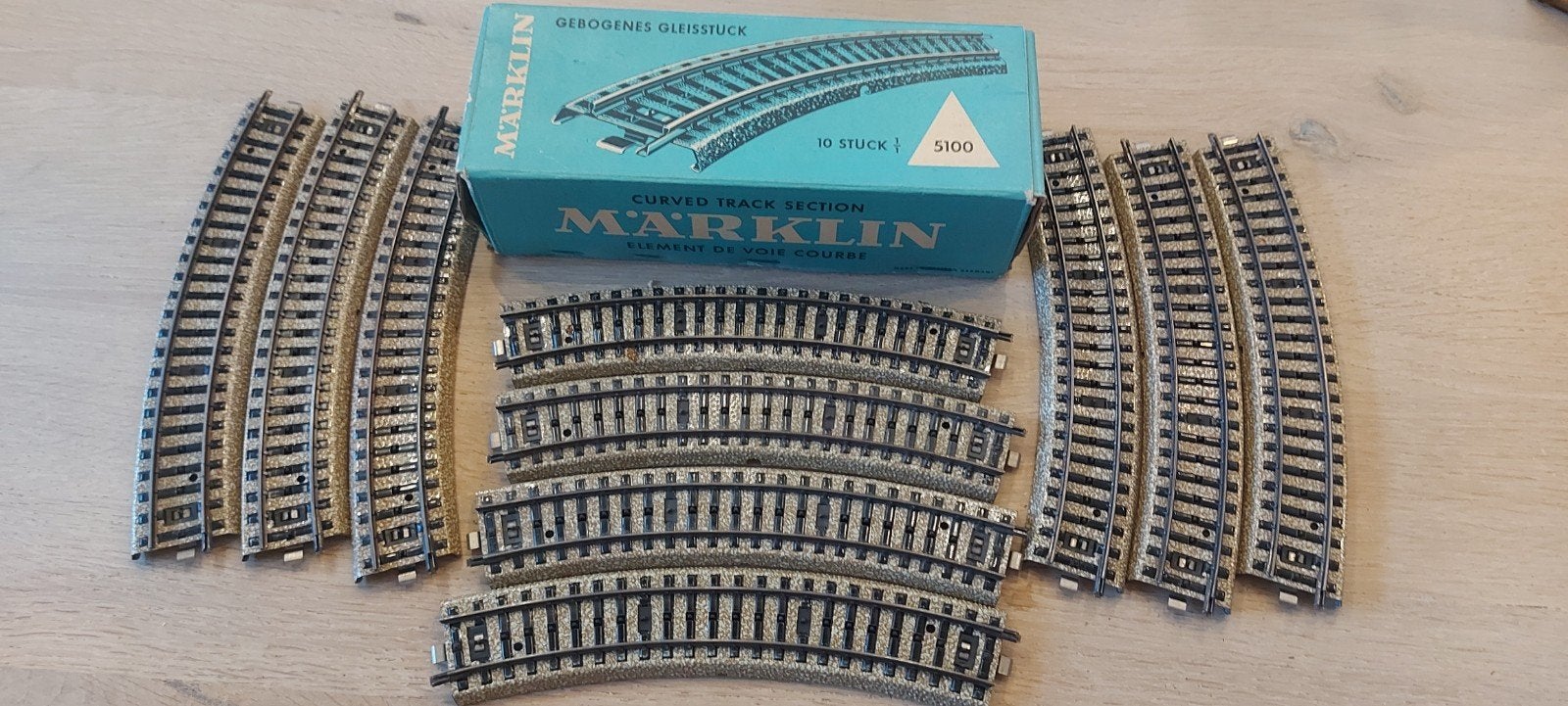 10 Märklin gebogen m-rails artikelnummer 5100 in ovp, Wisselstroom, Rails, Ophalen of Verzenden, Zo goed als nieuw