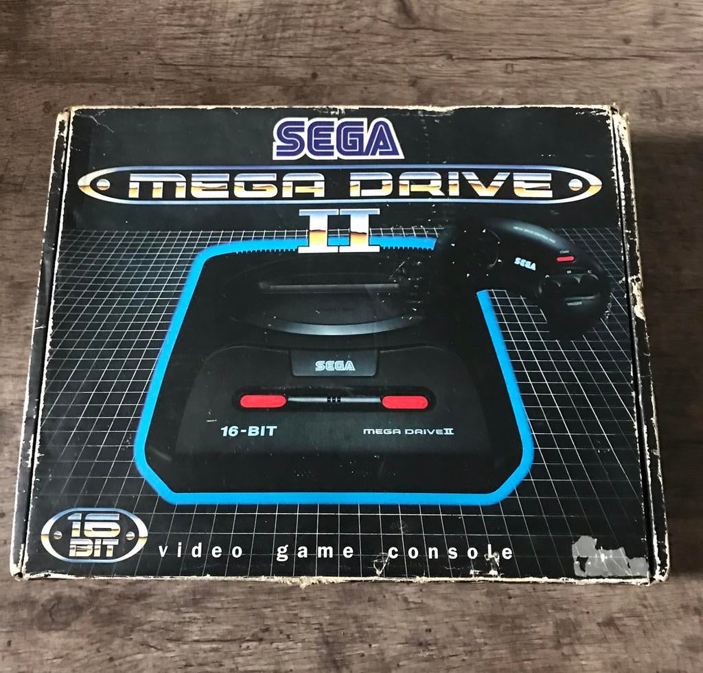 Sega Mega Drive 2 in doos, Spelcomputers en Games, Spelcomputers | Sega, Ophalen of Verzenden, Gebruikt, Met 2 controllers, Mega Drive