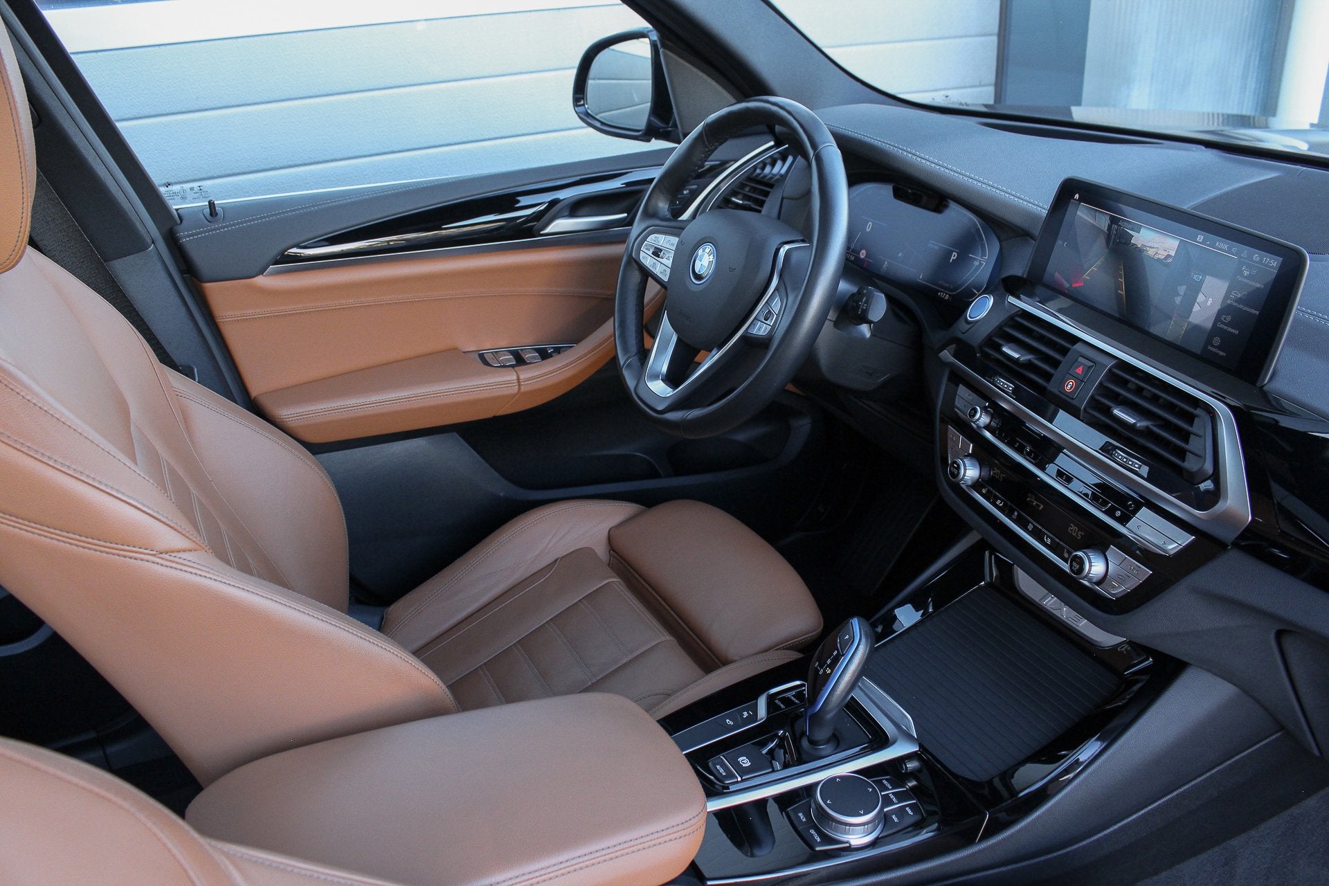 BMW IX3 High Executive 80 kWh | 12 Mnd. Garantie & SOH 99,4%, Auto's, Dealer onderhouden, Achterwielaandrijving, Gebruikt, 750 kg