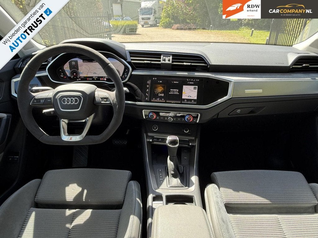 Audi Q3 Sportback 45|2X SLINE/Black edit|SPORTSTUUR|SFEER!, Auto's, Audi, Gebruikt, Zwart, Met garantie (alle), Zwart