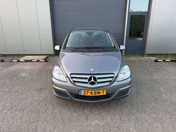 Mercedes-Benz B-Klasse 2.0 B200 5DRS CVT 2009 Grijs, Zwart, 4 cilinders, 1290 kg, Particulier