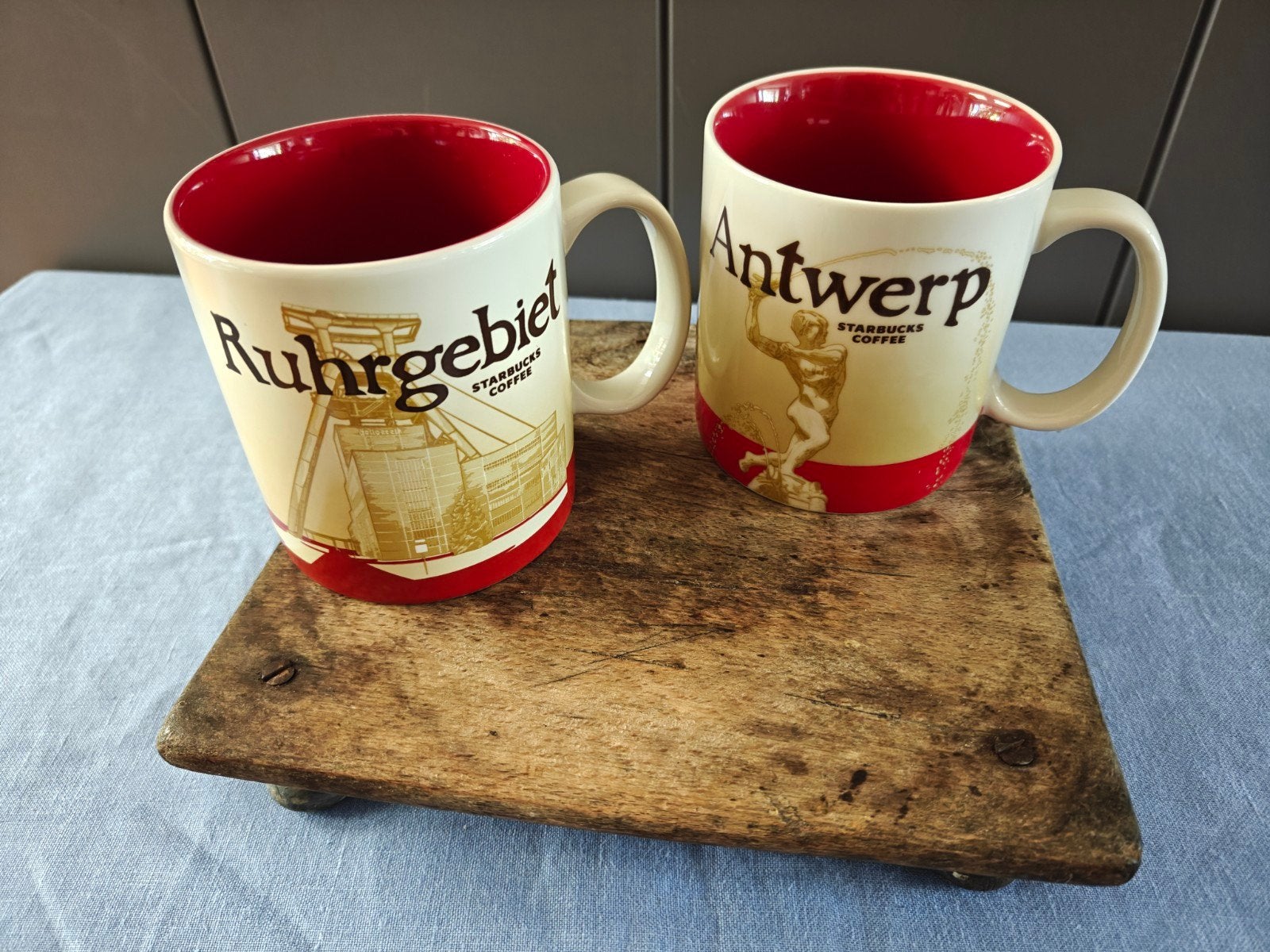 Starbucks mokken 2x, Ophalen of Verzenden, Zo goed als nieuw, Overige stijlen, Kop(pen) en/of Schotel(s)