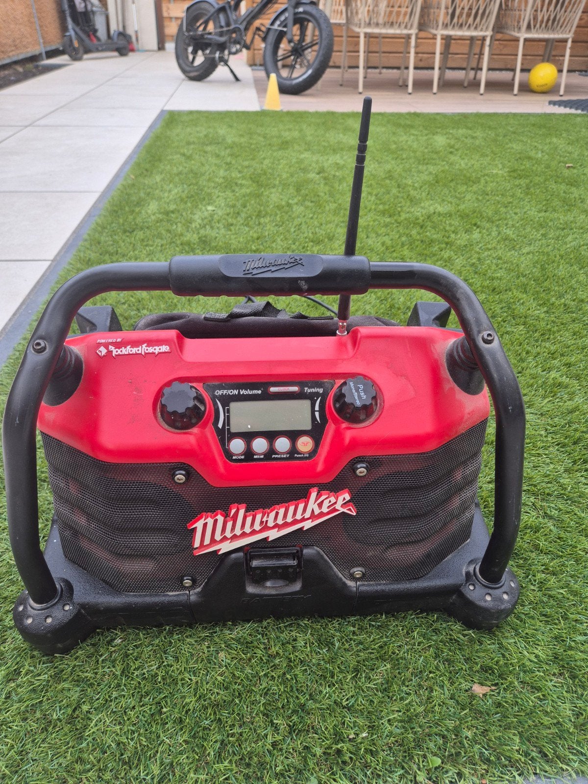 Milwaukee Bouwradio M18 met Rockford Fosgate geluid, Ophalen, Gebruikt, Bouwradio