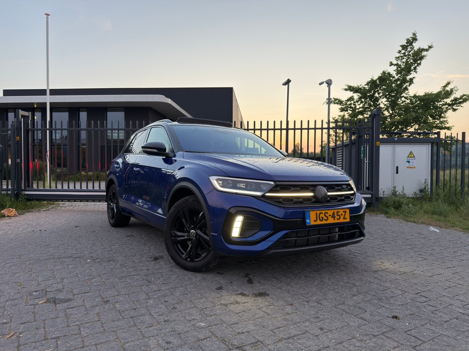 Volkswagen T-Roc 1.5 TSI 3X R-LINE Voll, Auto's, 1258 kg, 1498 cc, 4 cilinders, Blauw
