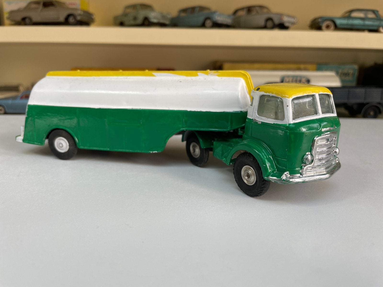 Corgi Toys Bedford Tanker Truck - Vintage Model, Ophalen of Verzenden, Gebruikt, Overige merken