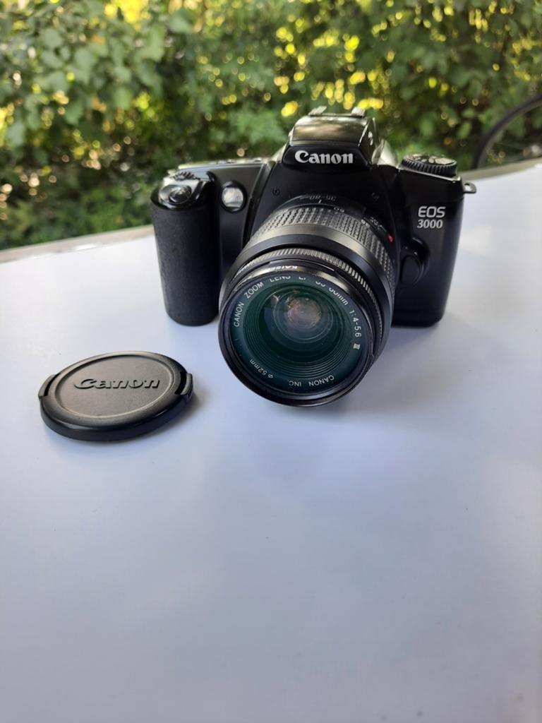 Canon EOS 3000 met EF 35-80mm lens - Vintage Camera, Audio, Tv en Foto, Fotocamera's Analoog, Ophalen of Verzenden, Gebruikt, Spiegelreflex