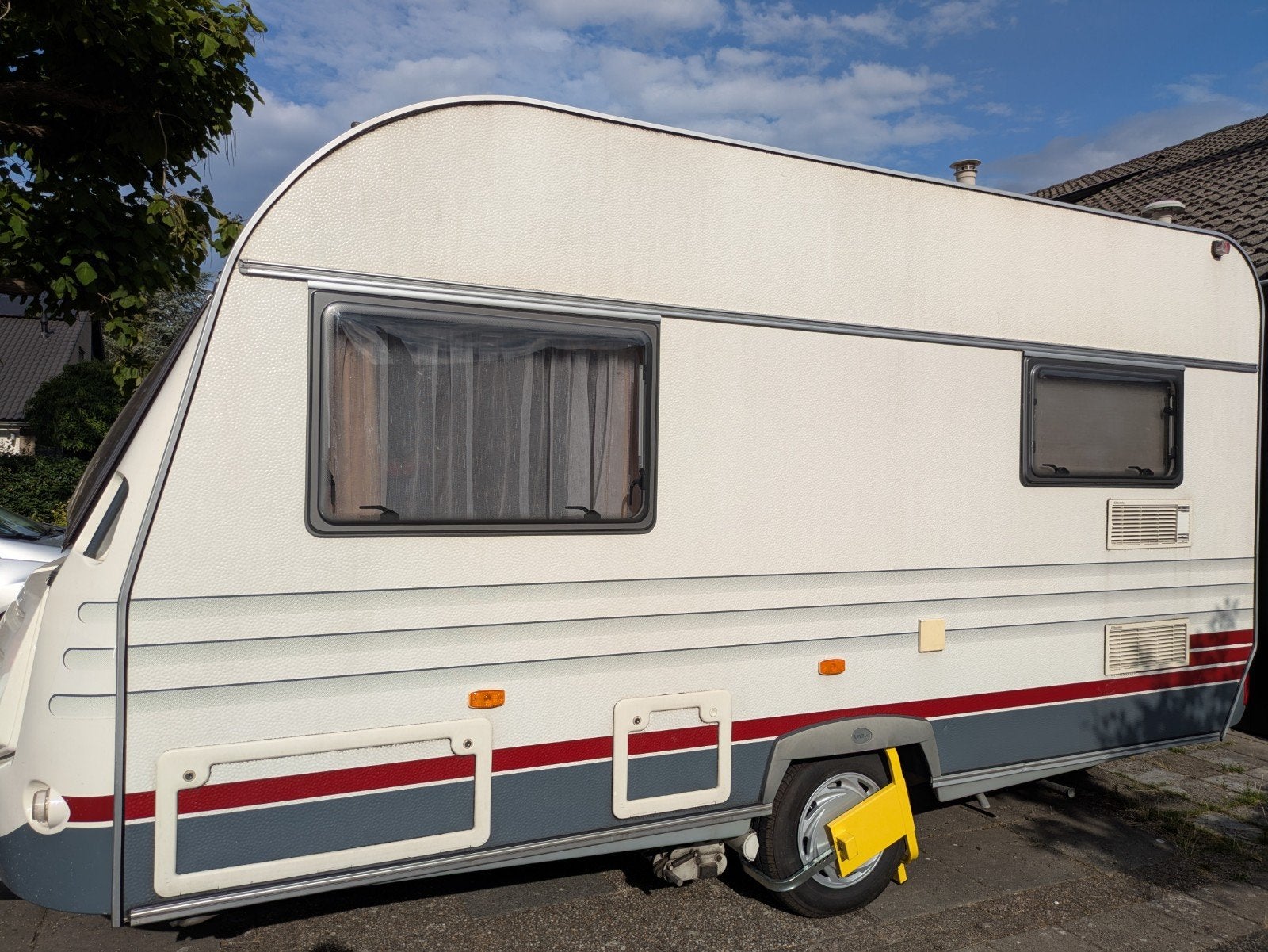 Caravan Home-Car Racer 403H - Compacte en complete caravan, Caravans en Kamperen, Caravans, Home-car, Kachel, Particulier, 4 tot 5 meter