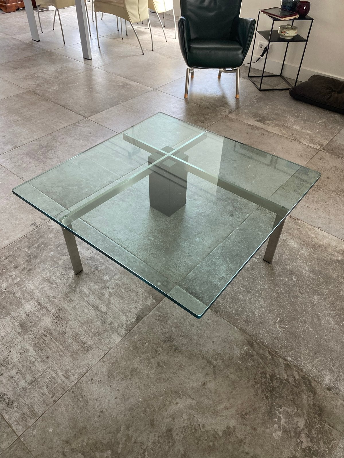 Metaform KW1 Salontafel, granieten voet en RVS frame, Gebruikt, 50 tot 100 cm, Modern tijdloos, 5 – 50