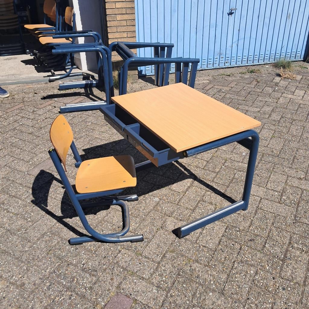 35 Schoolbanken met 70 stoelen - Gebruikt, Diversen, Schoolbenodigdheden, Ophalen of Verzenden, Gebruikt