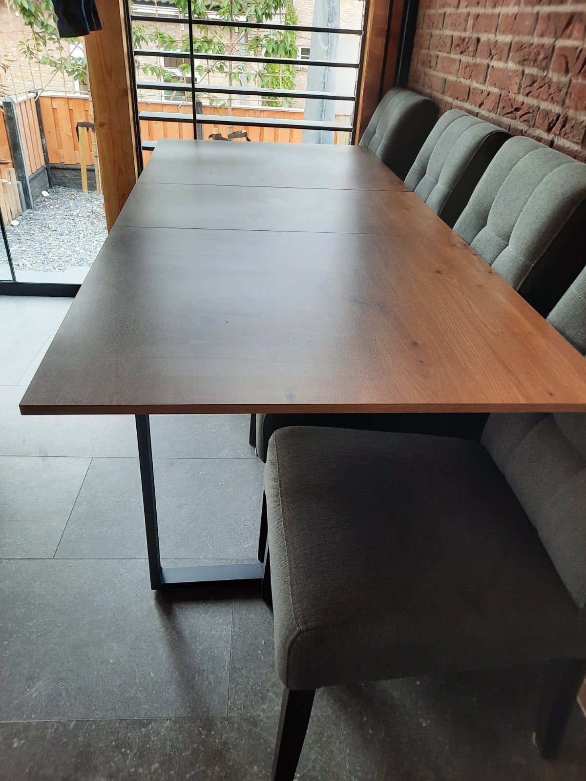 Foto 3 van Uitschuifbare eettafel (1.80-1.40m) eventueel met 4 gratis s